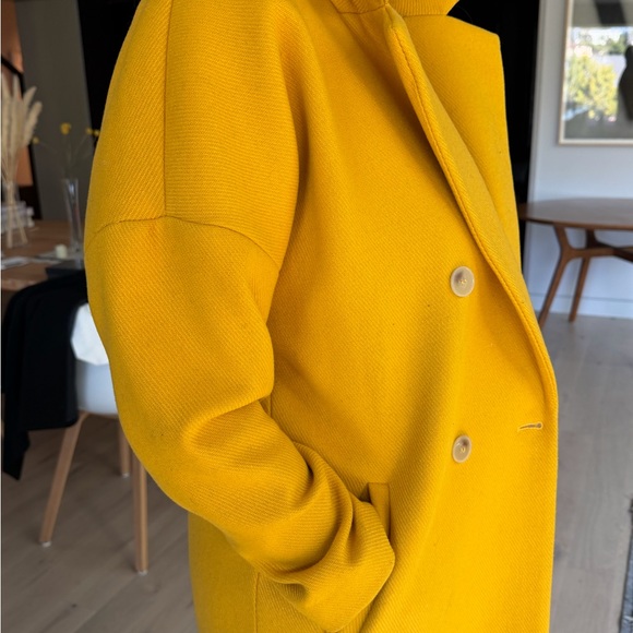 H&M Yellow Mustard Double-Breasted Car Coat
Pop of color and so comfortable! - Picture 2 of 6